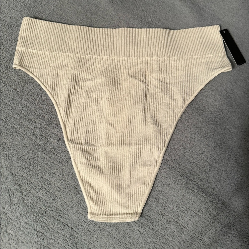 NWT SKIMS Stretch Rib Thong in Bone Sz 2X/3X